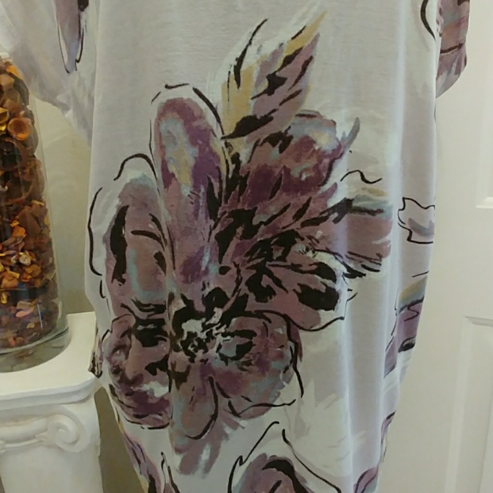 Lauren Conrad Floral Medium T Shirt - Picture 3 of 5